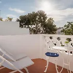 Medium Romantic Hotel