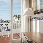 Medium Romantic Hotel