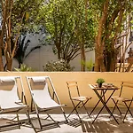 Medium Romantic Hotel
