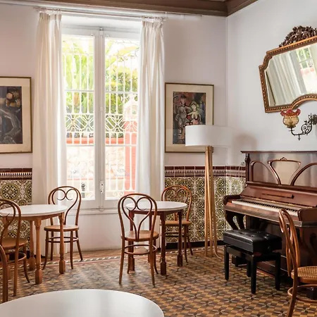 Medium Romantic Hotel Sitges