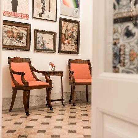 Medium Romantic Hotel 2*