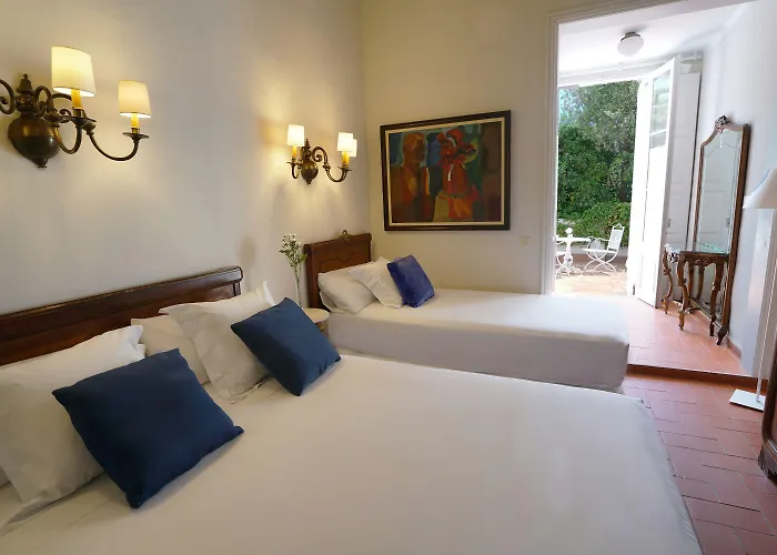 Medium Romantic Hotel